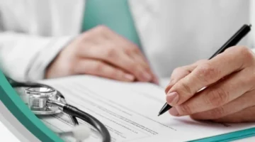 10 فئات تفقد إجازة عيد الميلاد 2025.. يتصدرها الأطباء والممرضون